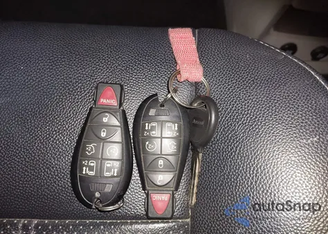 2014 Chrysler Town & Country Touring-L z USA, uszkodzony, nr VIN 2C4RC1CG0ER200113